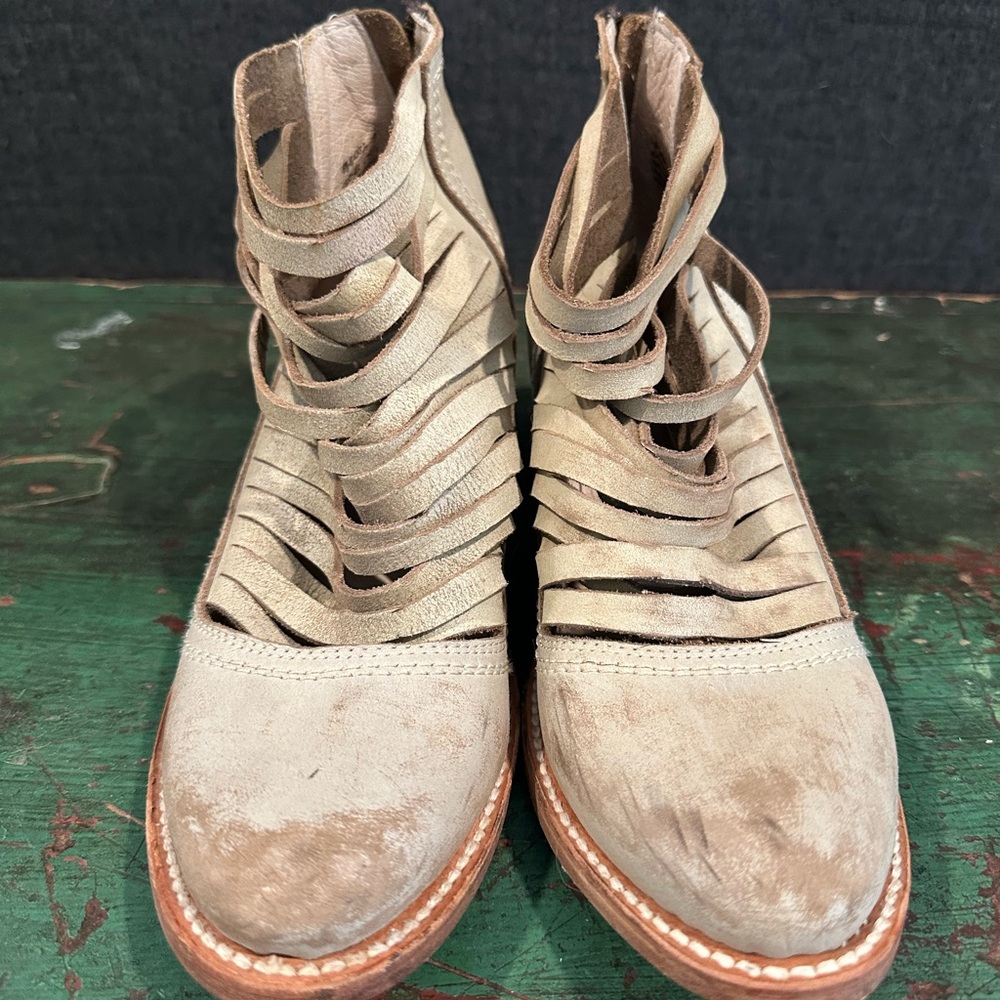 Freebird Sabra Tan Ankle Booties